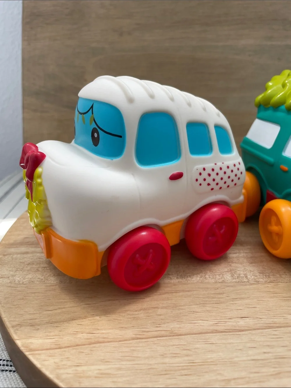SALE! Infintino Cheer & Jolly Holiday Push Cars - White and Teal Set